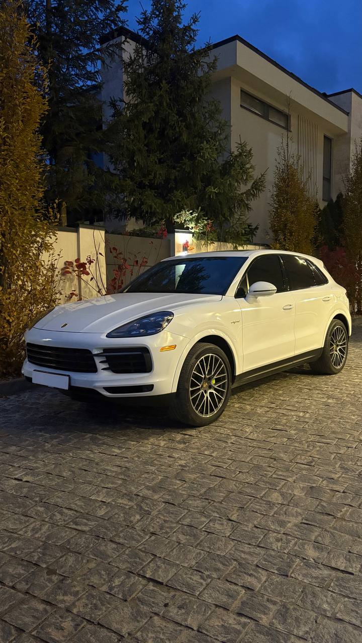 Porsche Cayenne hybrid 2020